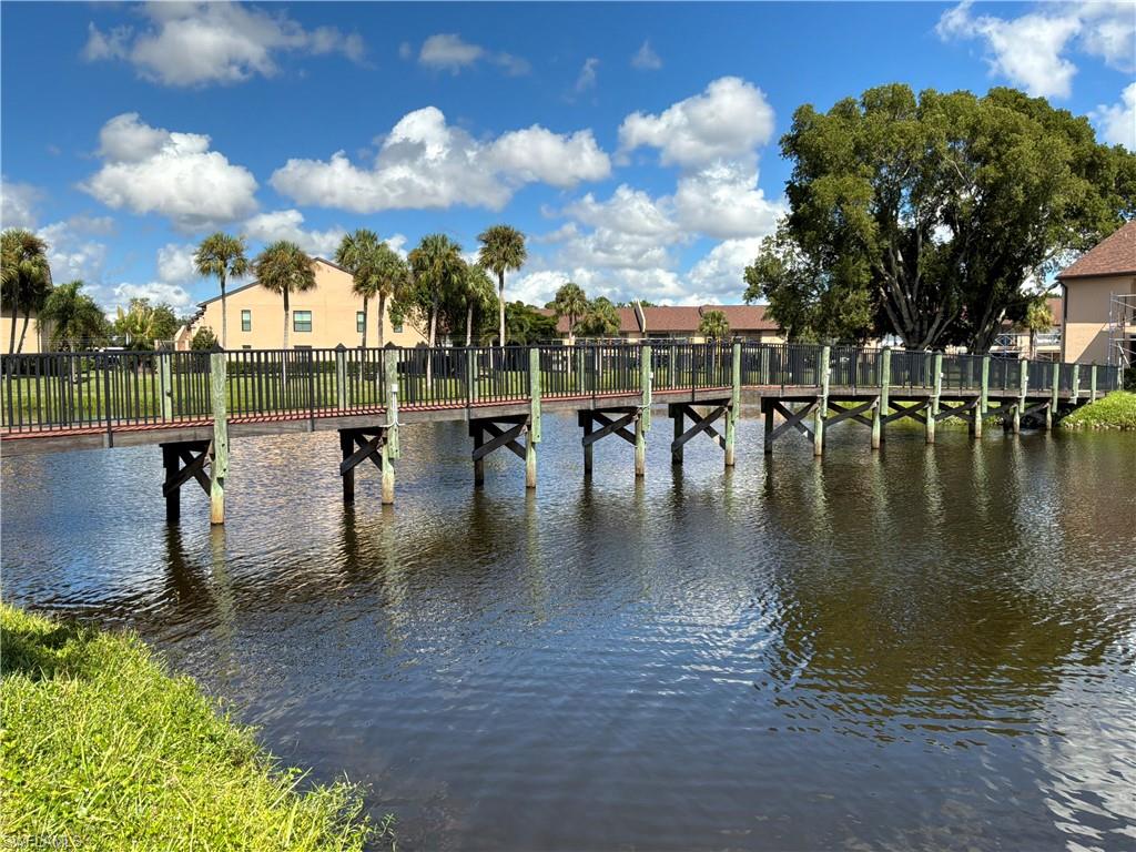 ADMIRALTY YACHT & RACQUET CLUB - Residential