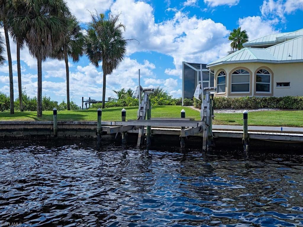 ADMIRALTY YACHT & RACQUET CLUB - Residential