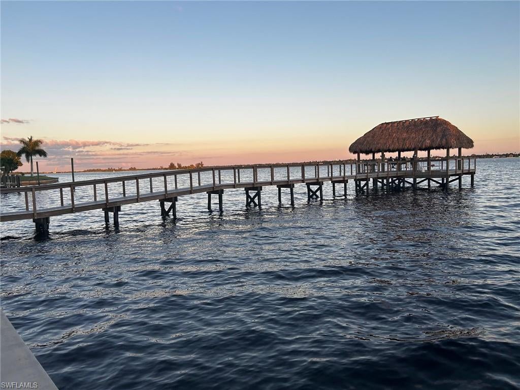 ADMIRALTY YACHT & RACQUET CLUB - Residential