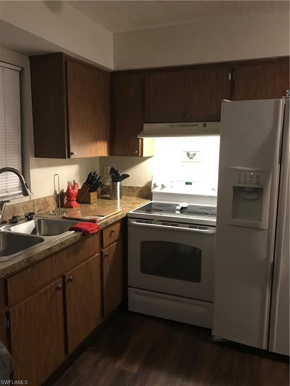 TAMIAMI ESTATES - Residential