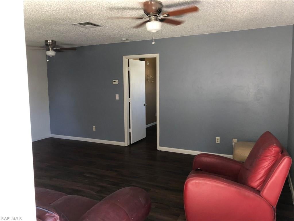 TAMIAMI ESTATES - Residential