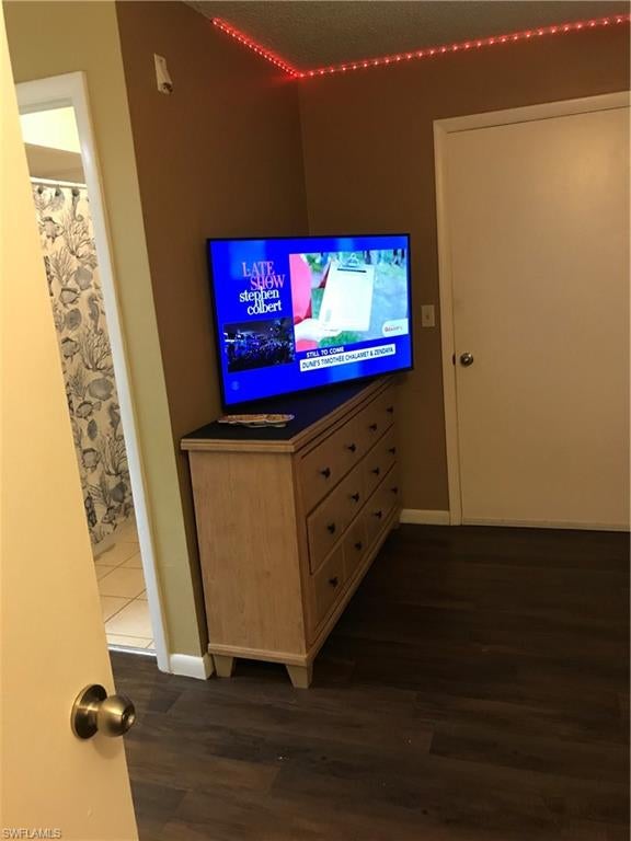 TAMIAMI ESTATES - Residential
