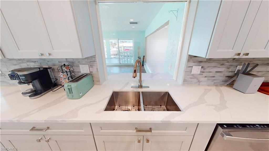 KNIGHTS BOKEELIA ISLE - Residential
