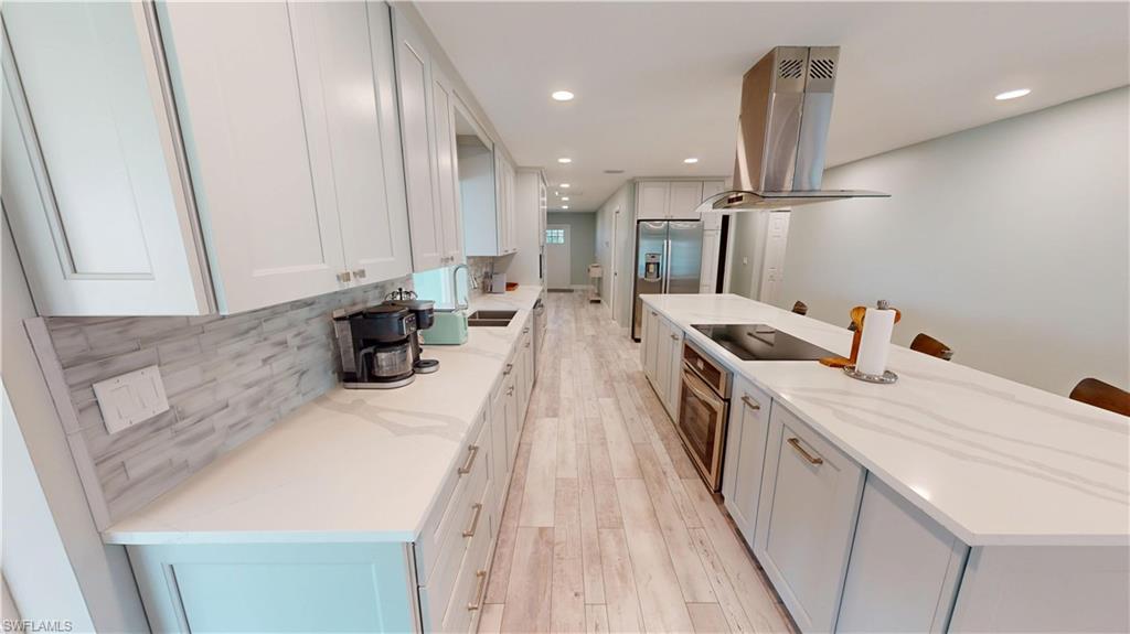 KNIGHTS BOKEELIA ISLE - Residential