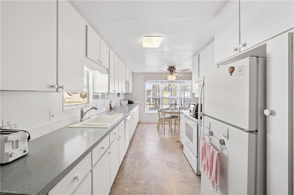 SIX LAKES COUNTRY CLUB - Residential