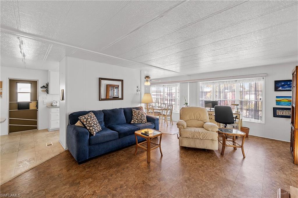 SIX LAKES COUNTRY CLUB - Residential
