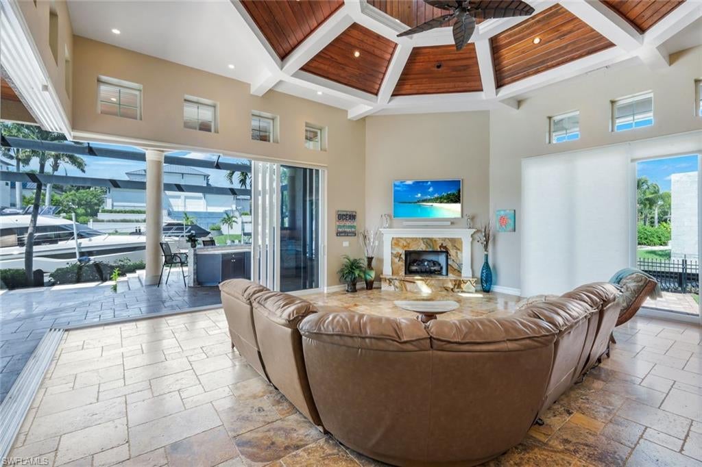 MARCO ISLAND - Residential