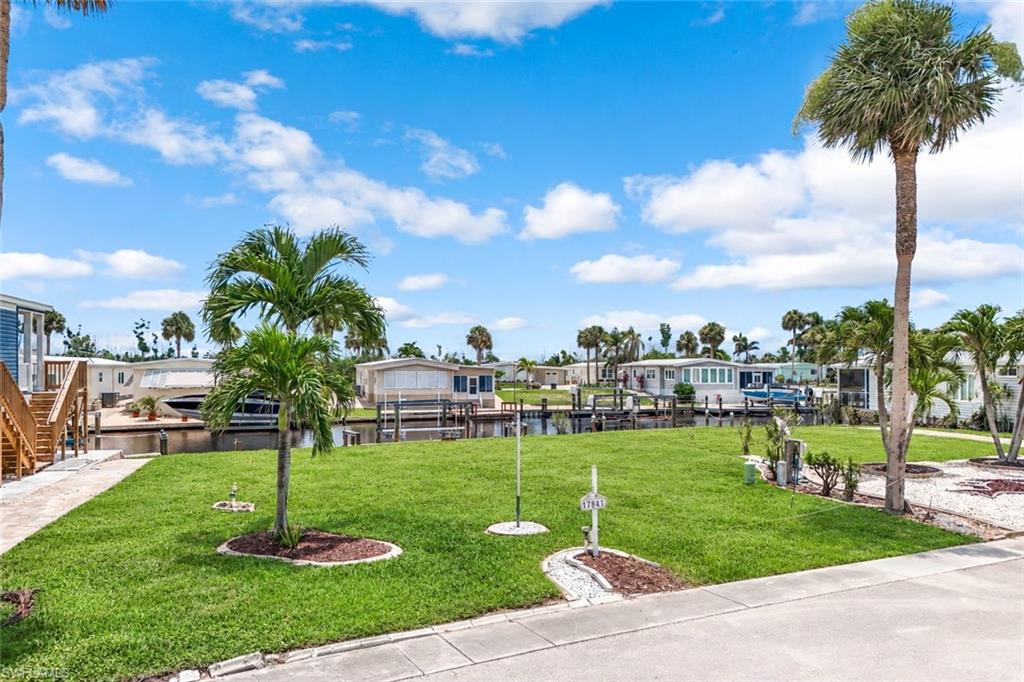BAYSIDE ESTATES - Land
