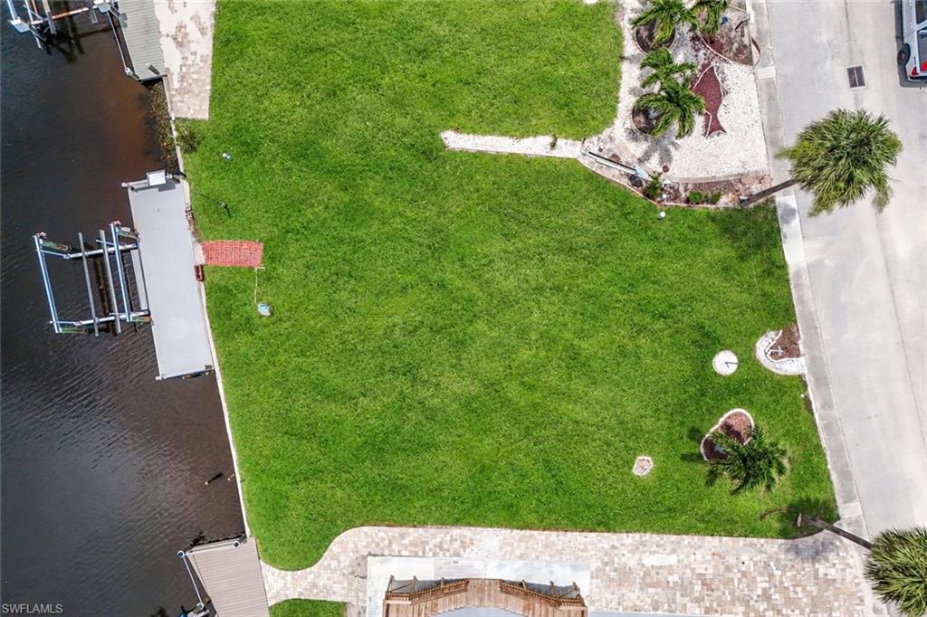 BAYSIDE ESTATES - Land