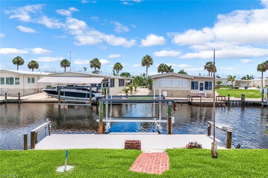 BAYSIDE ESTATES - Land
