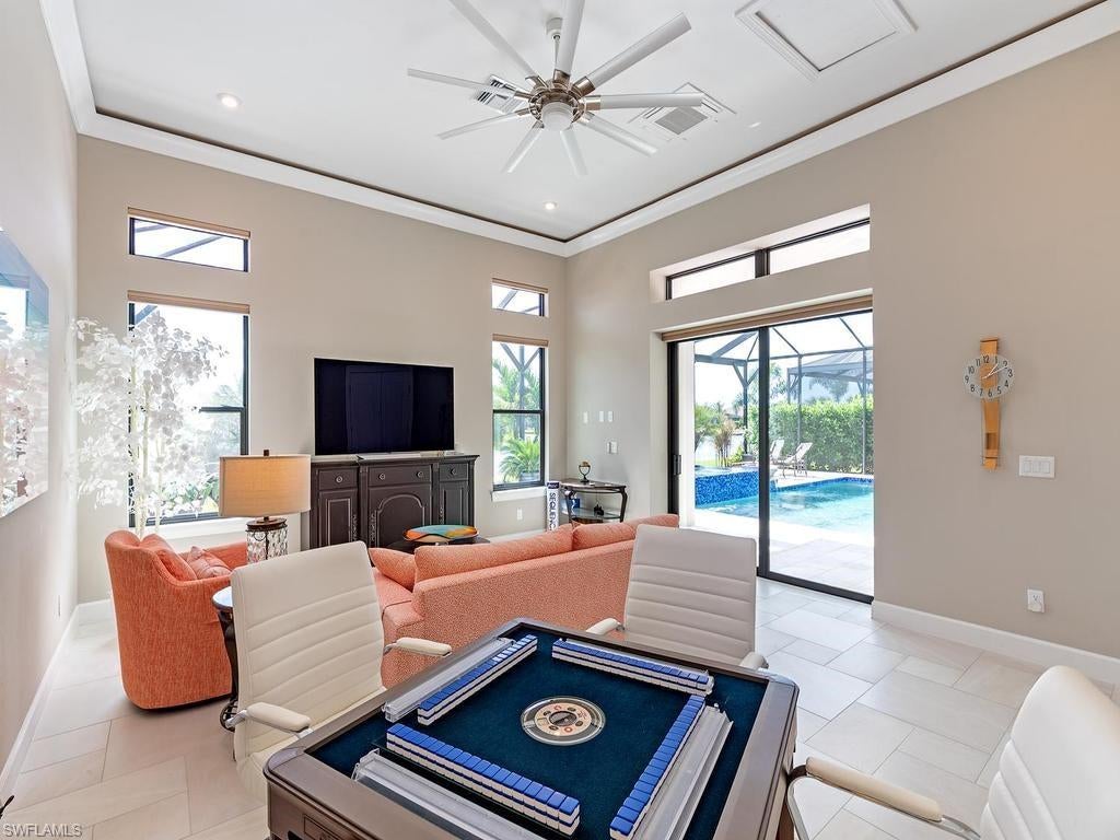 ESPLANADE LAKE CLUB - Residential