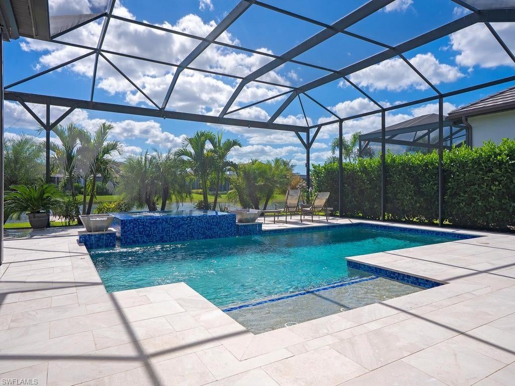 ESPLANADE LAKE CLUB - Residential