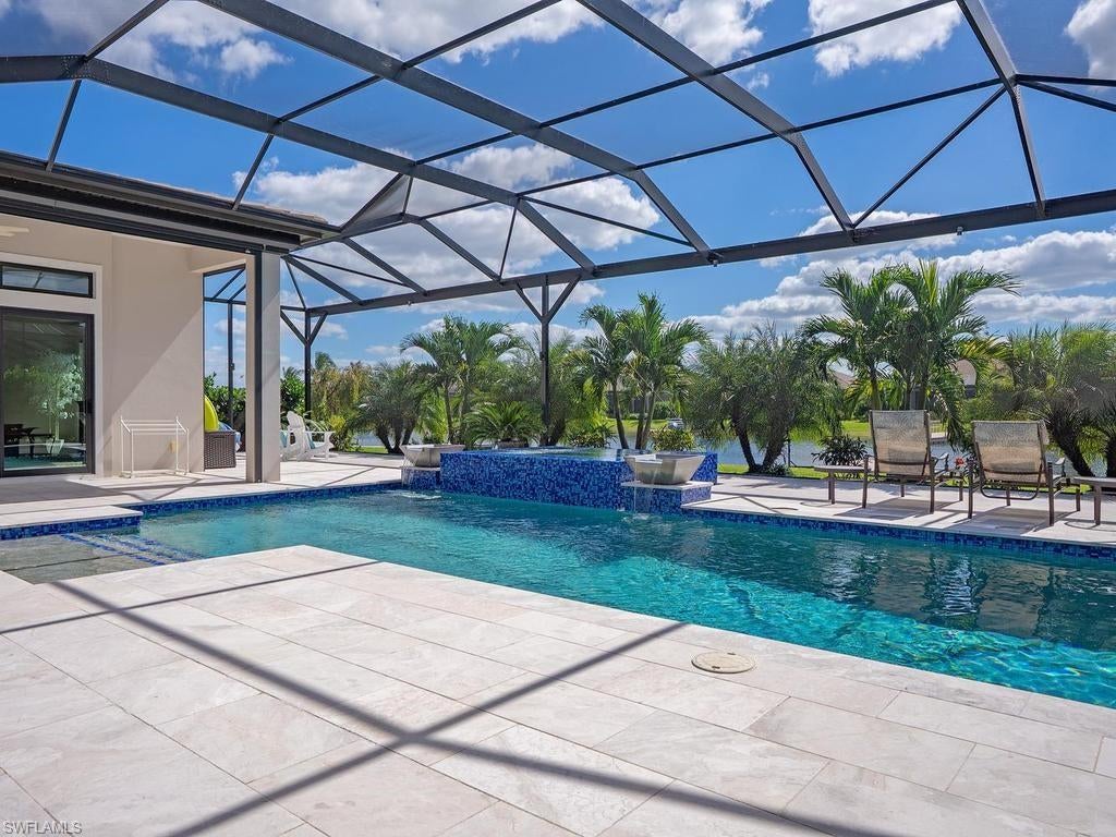 ESPLANADE LAKE CLUB - Residential