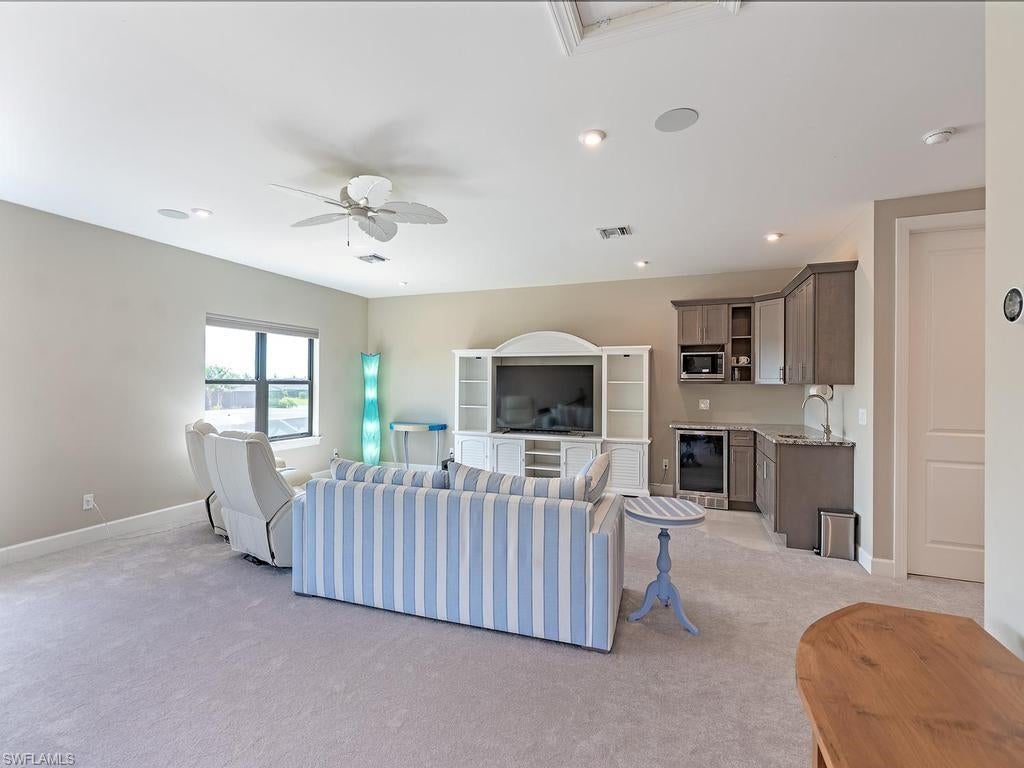 ESPLANADE LAKE CLUB - Residential