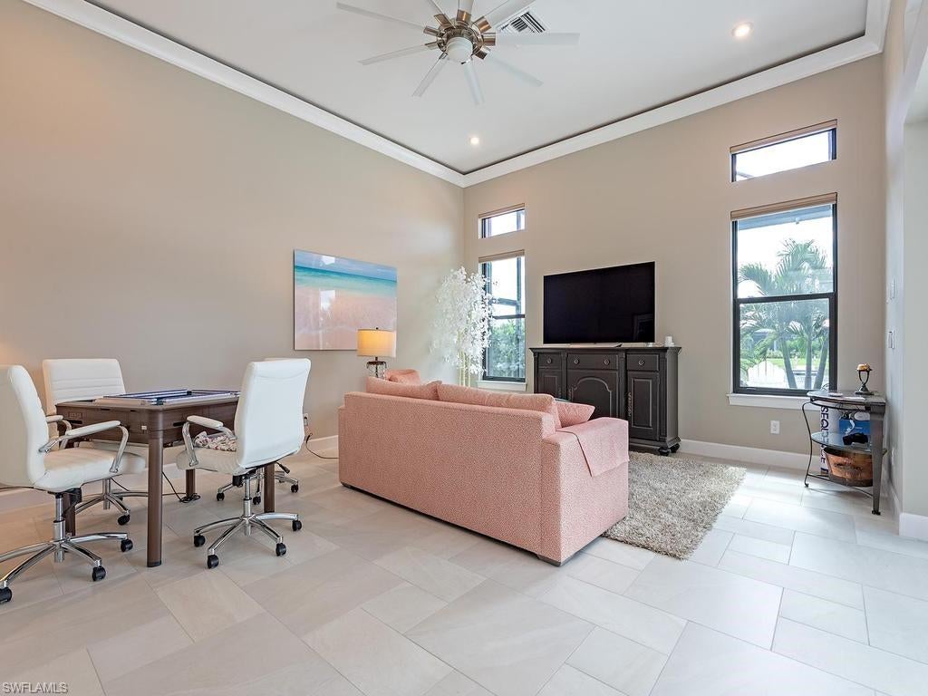 ESPLANADE LAKE CLUB - Residential