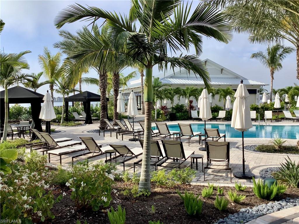 ESPLANADE LAKE CLUB - Residential