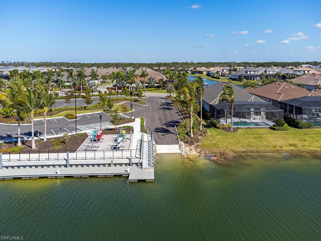 ESPLANADE LAKE CLUB - Residential