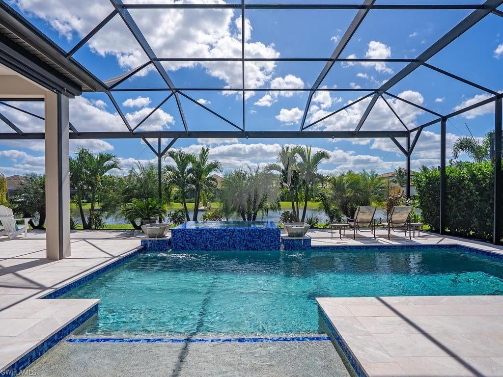 ESPLANADE LAKE CLUB - Residential