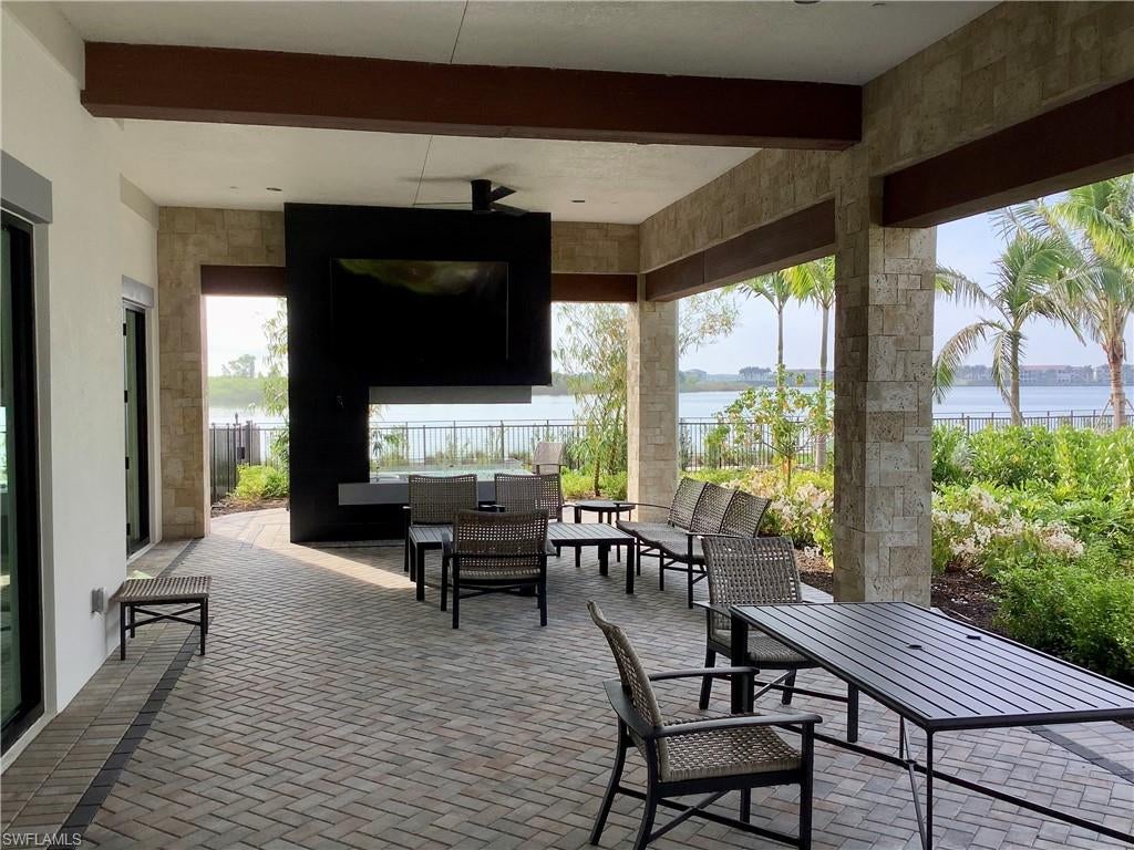ESPLANADE LAKE CLUB - Residential
