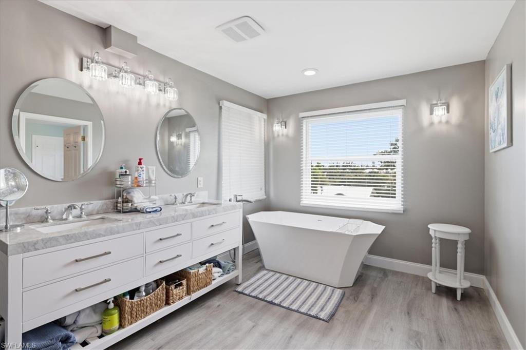 CHARLOTTE SHORES - Residential
