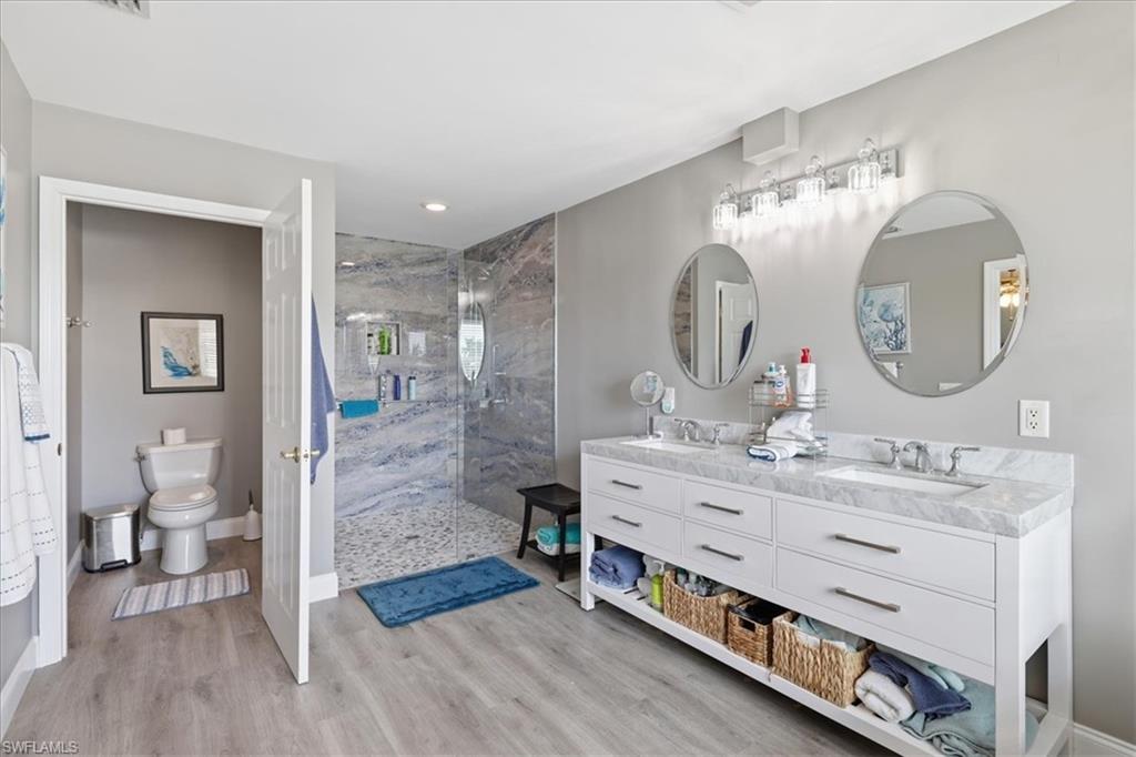 CHARLOTTE SHORES - Residential