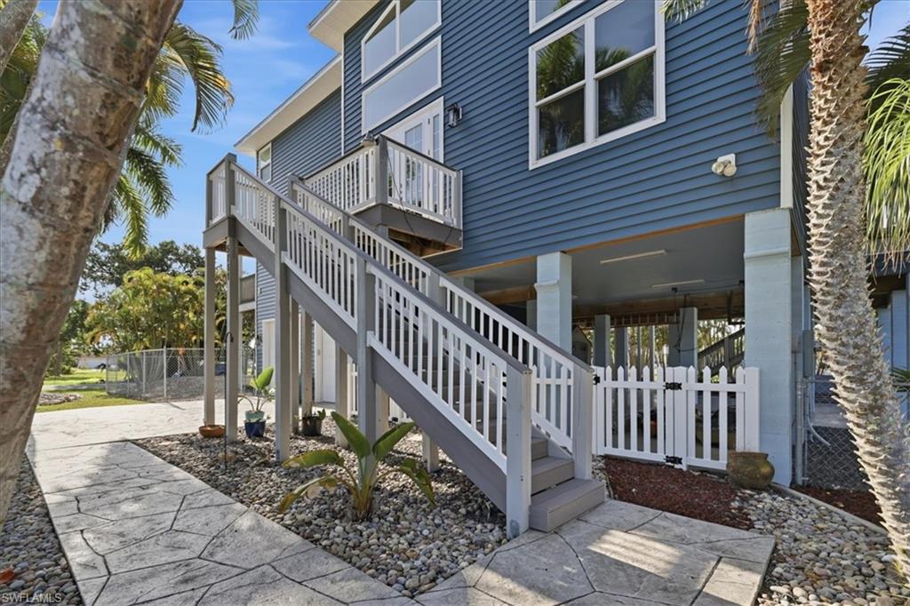 CHARLOTTE SHORES - Residential