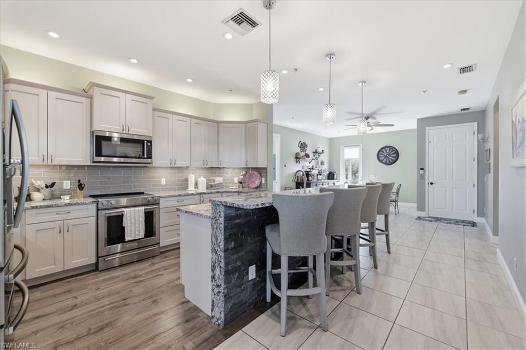 CHARLOTTE SHORES - Residential