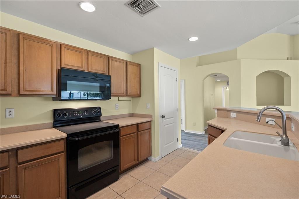 CAPE CORAL - Residential Lease