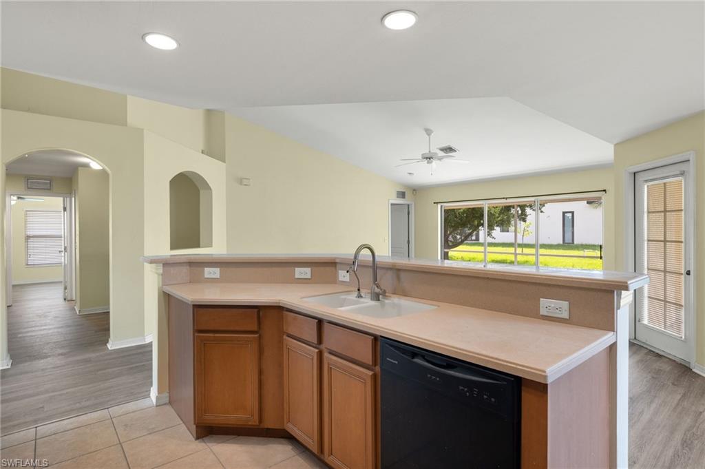 CAPE CORAL - Residential Lease