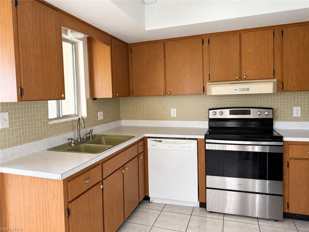 FAIRWAYS CONDO - Residential
