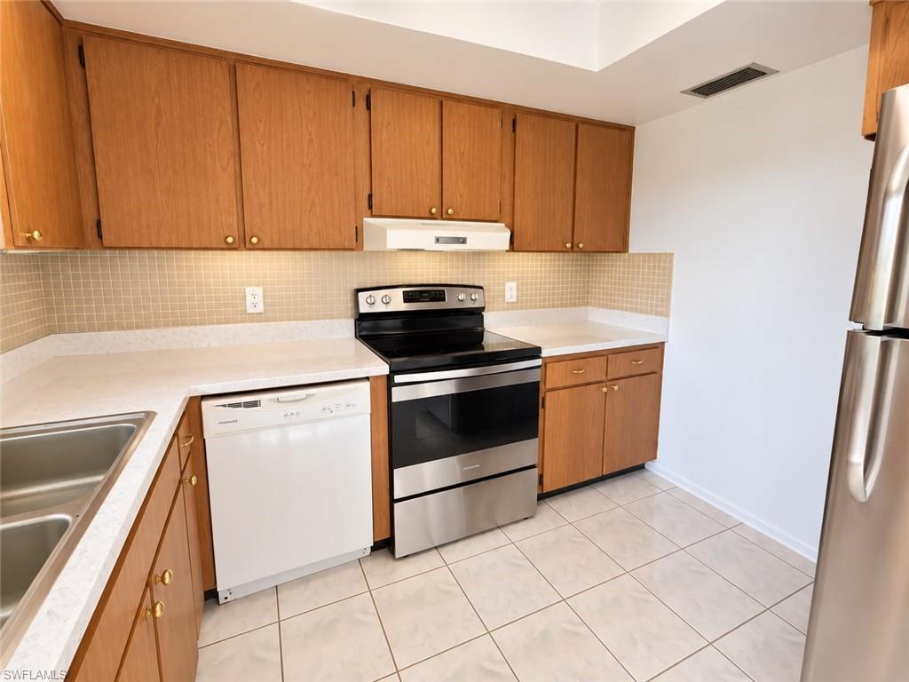 FAIRWAYS CONDO - Residential