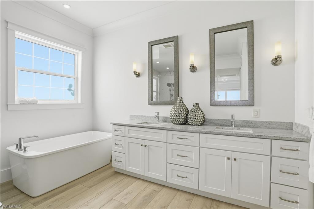 ISLAND SHORES - Residential