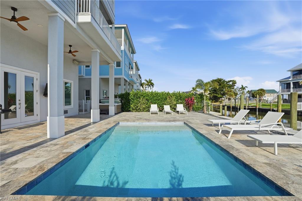 ISLAND SHORES - Residential