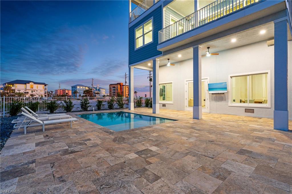 ISLAND SHORES - Residential