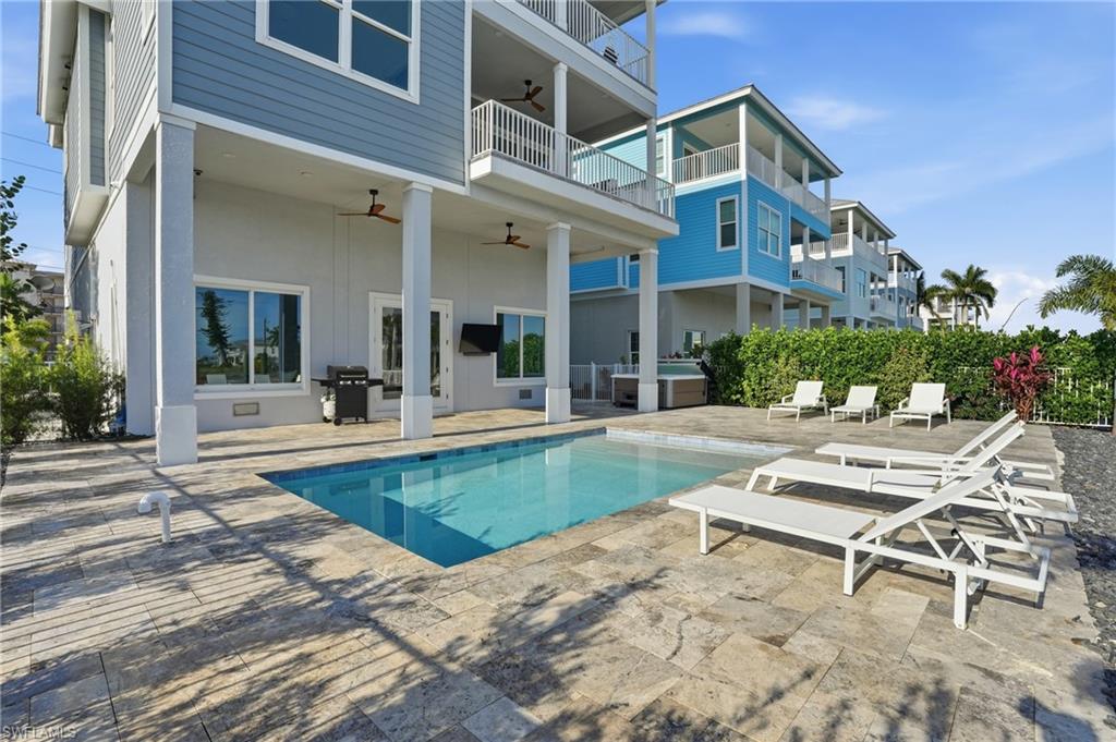 ISLAND SHORES - Residential