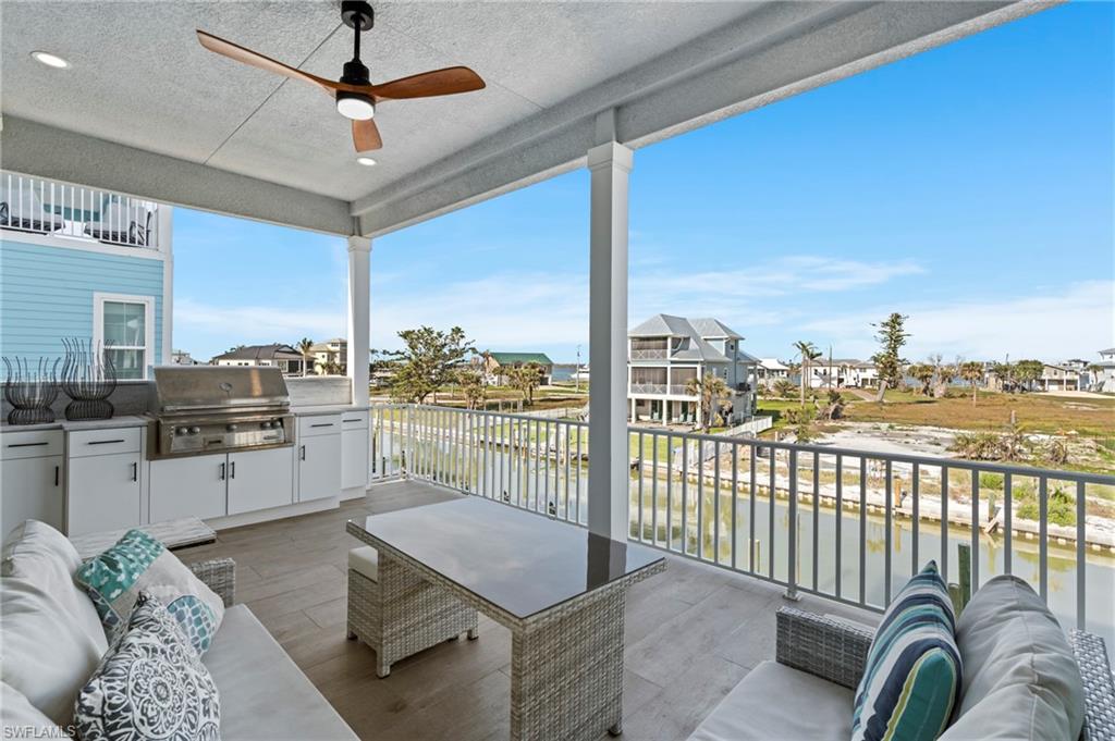 ISLAND SHORES - Residential