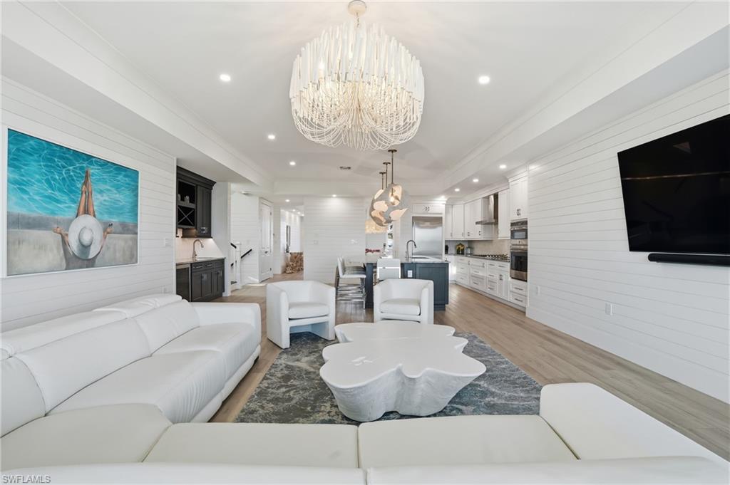 ISLAND SHORES - Residential