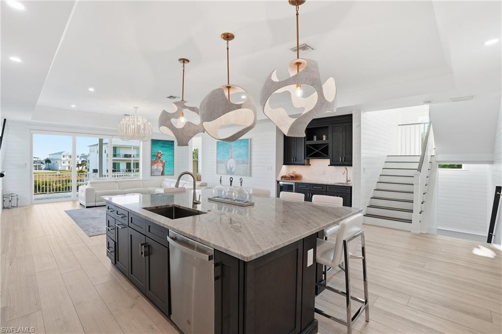 ISLAND SHORES - Residential