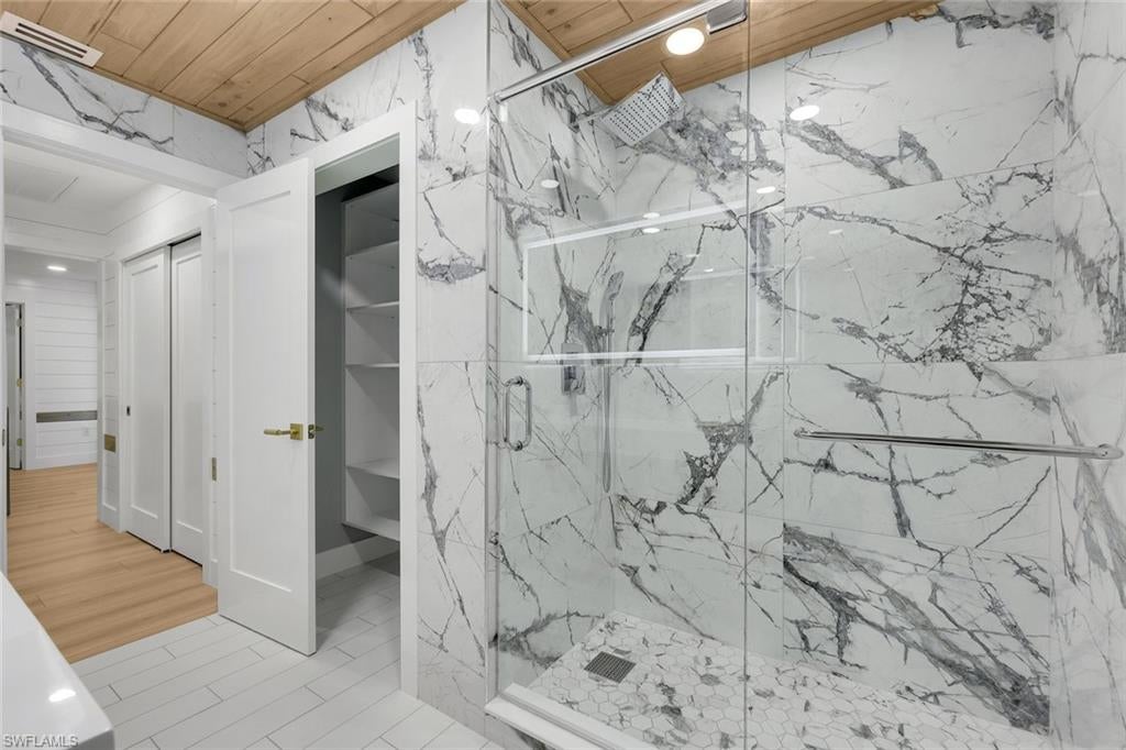 KNIGHTS BOKEELIA ISLE - Residential