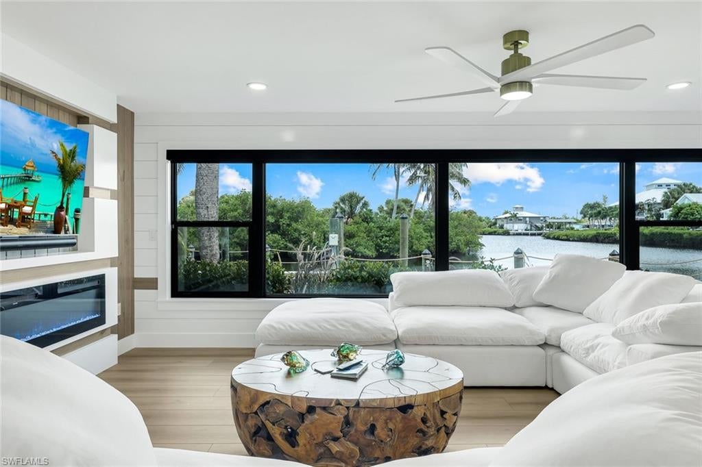 KNIGHTS BOKEELIA ISLE - Residential