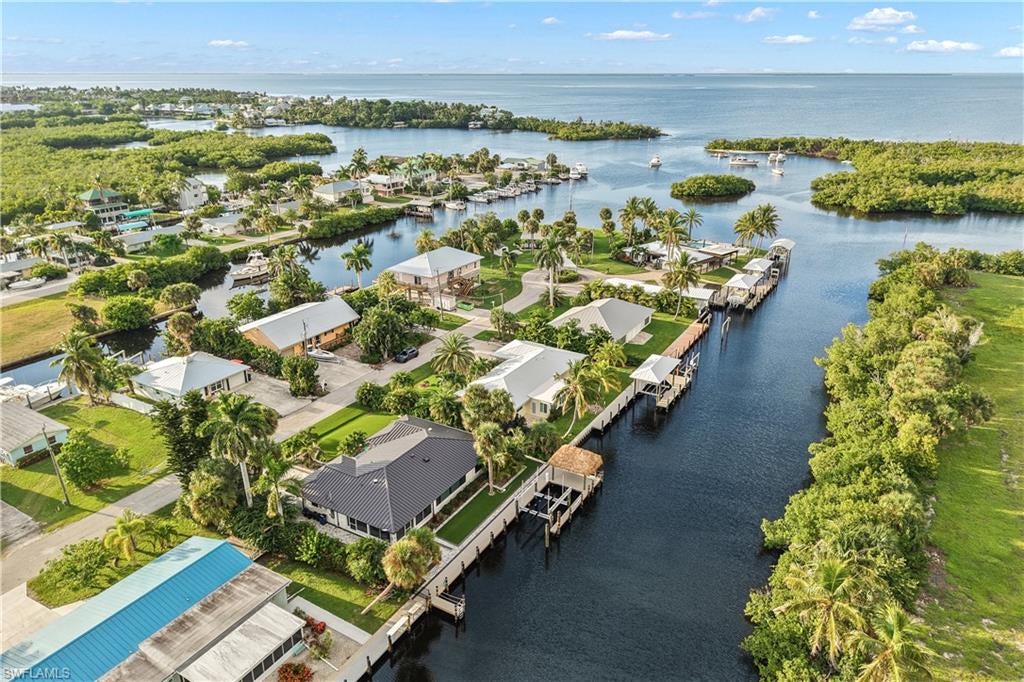 KNIGHTS BOKEELIA ISLE - Residential