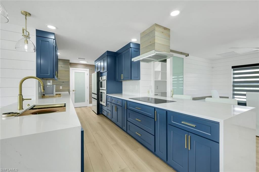 KNIGHTS BOKEELIA ISLE - Residential