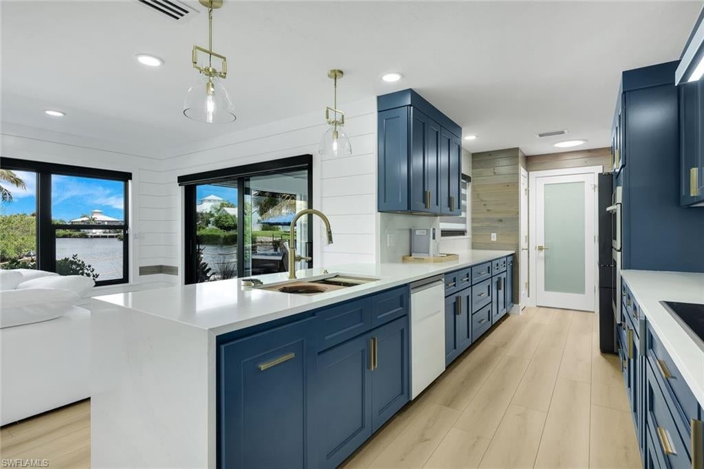 KNIGHTS BOKEELIA ISLE - Residential