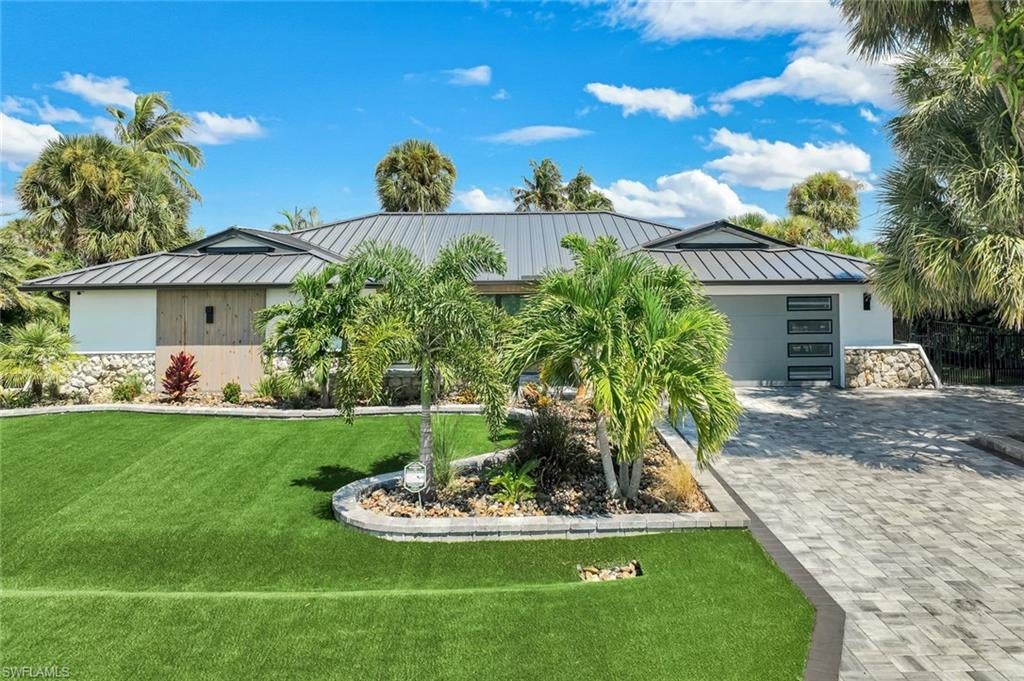 KNIGHTS BOKEELIA ISLE - Residential