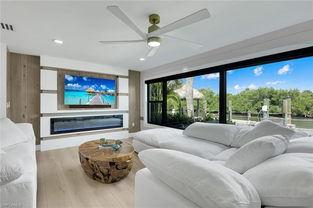 KNIGHTS BOKEELIA ISLE - Residential