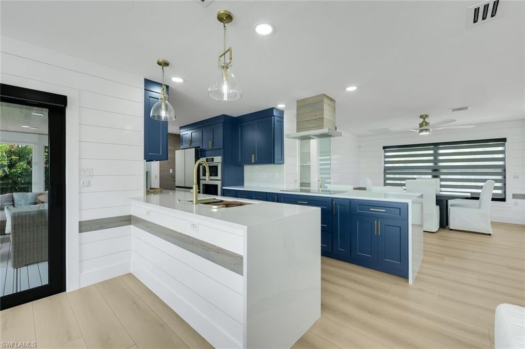 KNIGHTS BOKEELIA ISLE - Residential