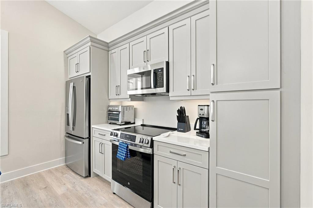 ISLAND SHORES - Residential