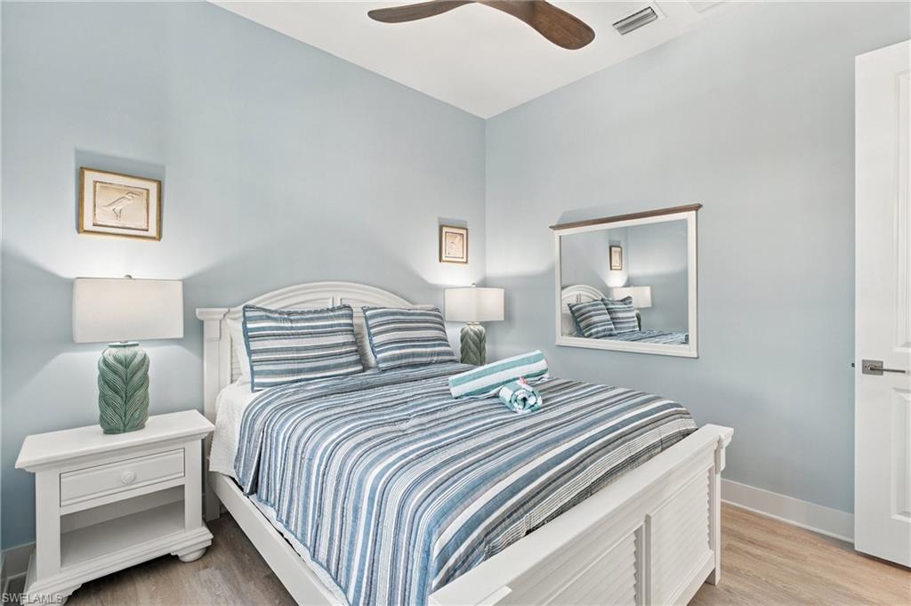 ISLAND SHORES - Residential