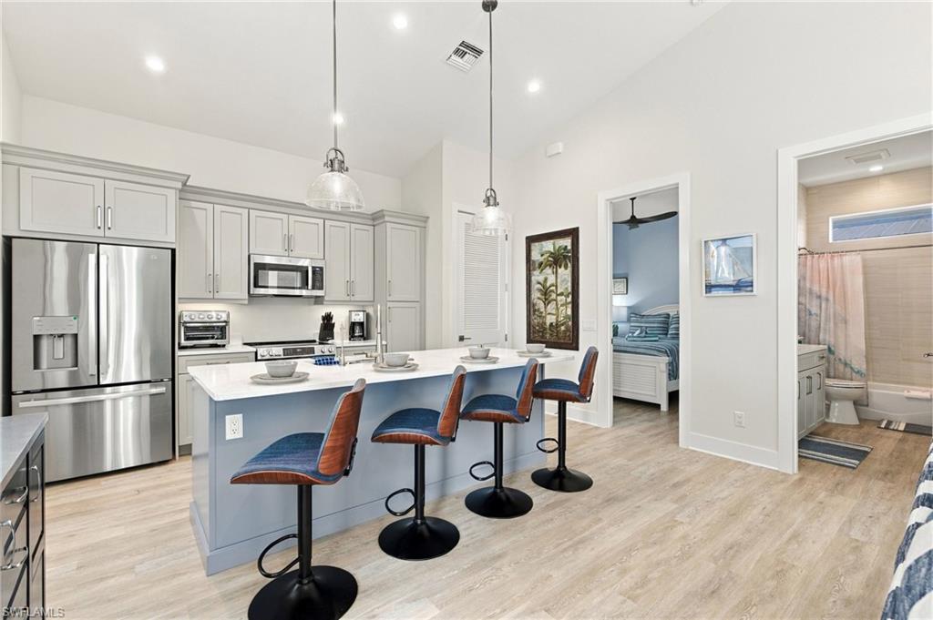 ISLAND SHORES - Residential