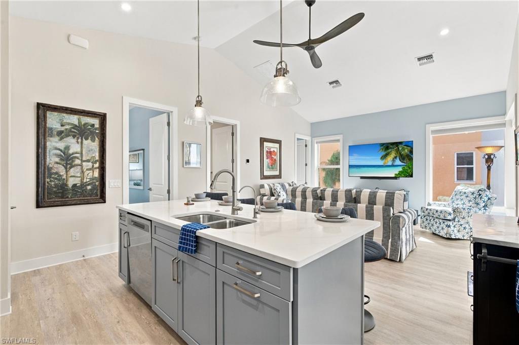 ISLAND SHORES - Residential